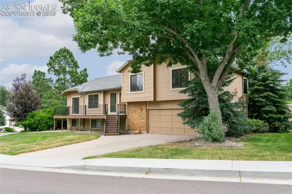935 Popes Valley DR, Colorado Springs, CO 80919