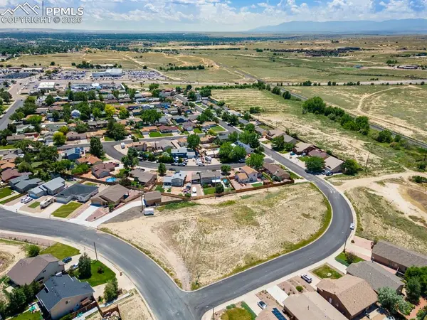 Crestview DR, Pueblo, CO 81008