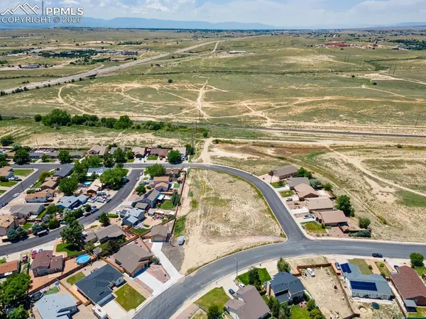 Crestview DR, Pueblo, CO 81008