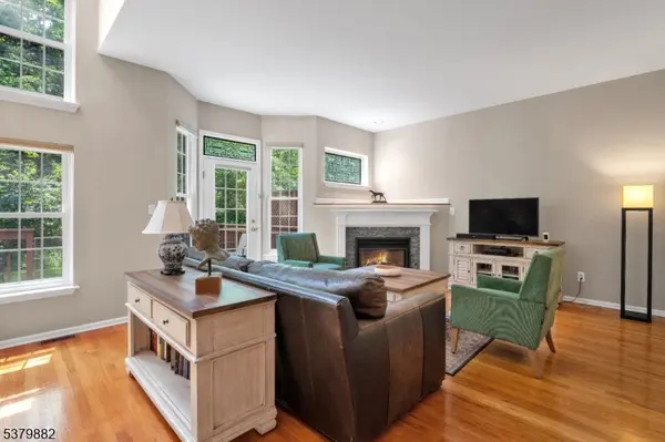 25 Rock Creek Woods Dr, Lambertville City, NJ 08530