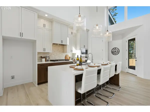 723 SE 42nd PL, Newport, OR 97366