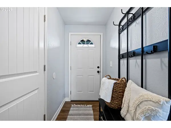 86 E 2ND ST, Halsey, OR 97348