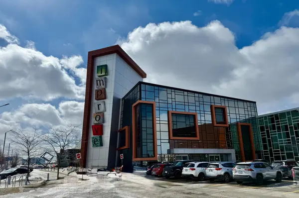 7250 Keele ST #251, Vaughan, ON L4K 1Z8