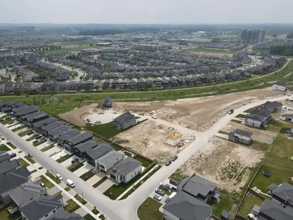 1374 Shields PL, London North, ON N6G 0Z8