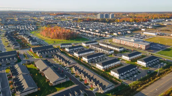 1374 Shields PL, London North, ON N6G 0Z8