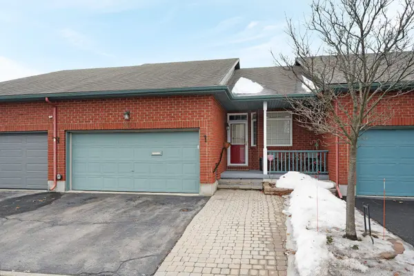 114 Bartlett Private, Hunt Club - Windsor Park Village And Area, ON K1V 2A8