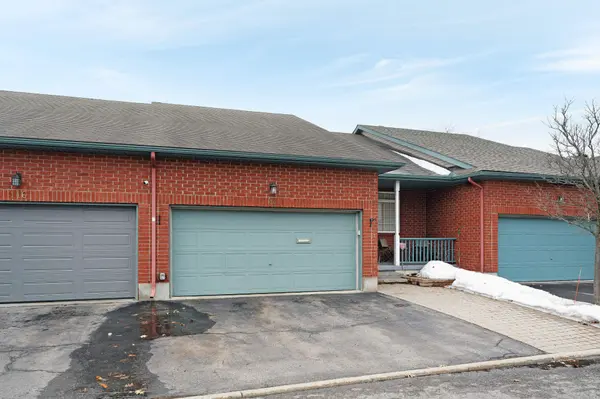 114 Bartlett Private, Hunt Club - Windsor Park Village And Area, ON K1V 2A8