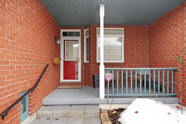 114 Bartlett Private, Hunt Club - Windsor Park Village And Area, ON K1V 2A8