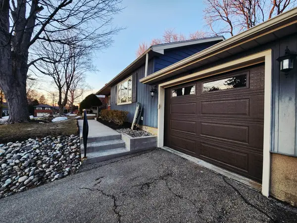 66 Butterfield PL, Brockville, ON K6V 1M5