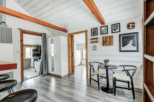 716 Sandy Bay RD, Haldimand, ON N1A 2W6