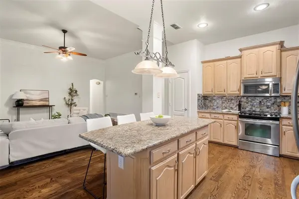 669 Brookhaven Court, Waxahachie, TX 75165