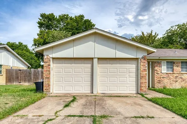 8013 Emerald Hills Way, North Richland Hills, TX 76180