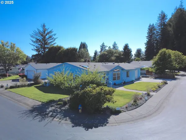 227 LAKELAND DR, Lakeside, OR 97449