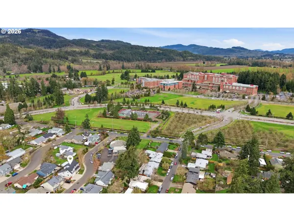 520 ETHAN CT, Springfield, OR 97477