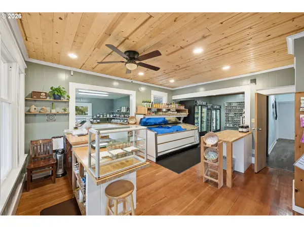 975 2nd ST SE, Bandon, OR 97411