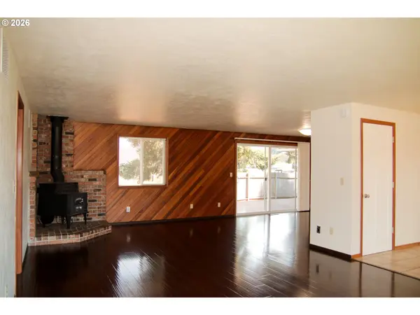 500 HAUSMAN AVE, Brownsville, OR 97327