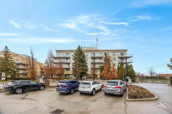 2500 Rutherford RD N #408, Vaughan, ON L4K 5N7