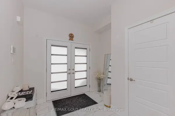 18 Branigan CRES, Halton Hills, ON L7G 0N2