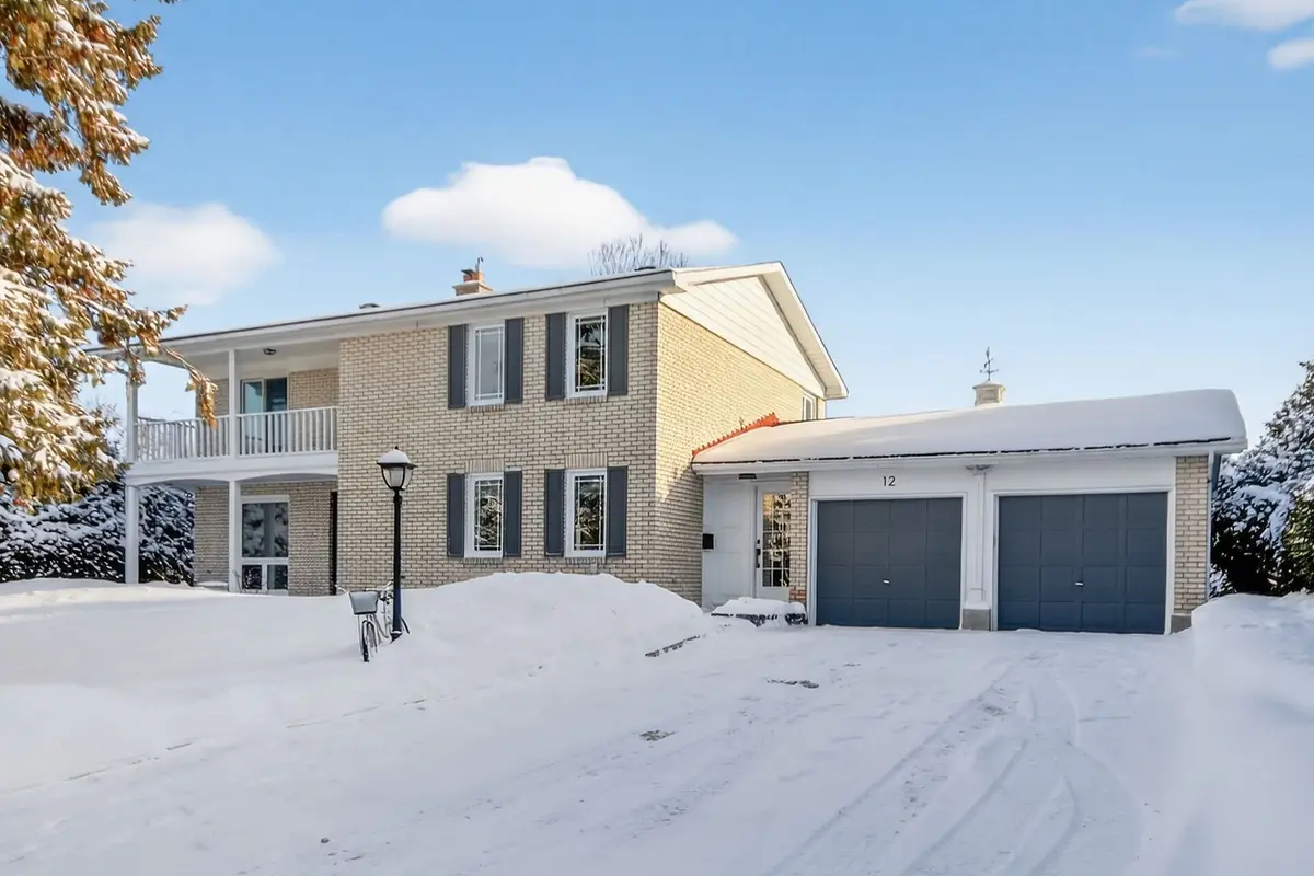12 Apache CRES, Cityview - Parkwoods Hills - Rideau Shore, ON K2E 6H7
