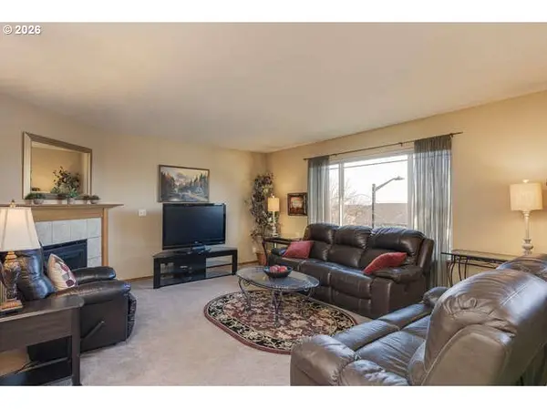 1038 SW ARROWHEAD PL, Dundee, OR 97115