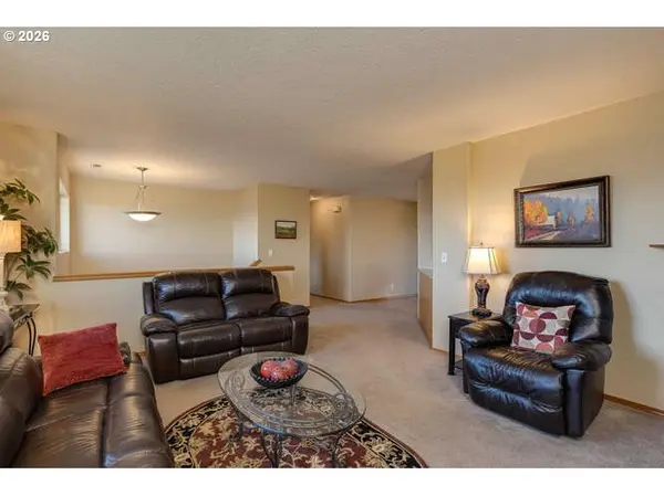 1038 SW ARROWHEAD PL, Dundee, OR 97115