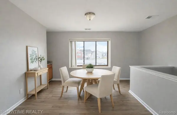 30671 HIDDEN PINES LN, Roseville, MI 48066