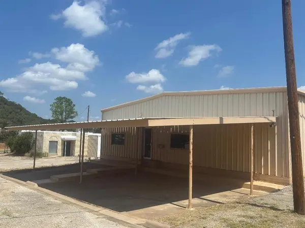 203 SW 7th Avenue, Mineral Wells, TX 76067