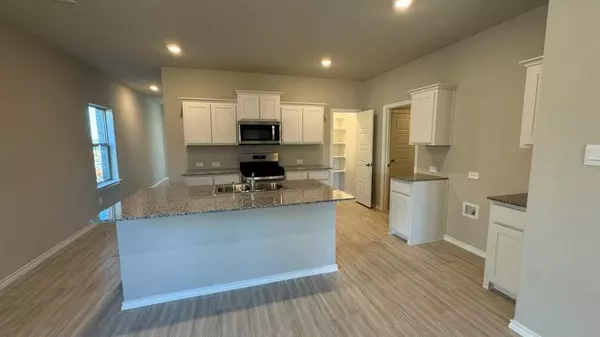 605 SHADED GROVE Drive, Denton, TX 76259