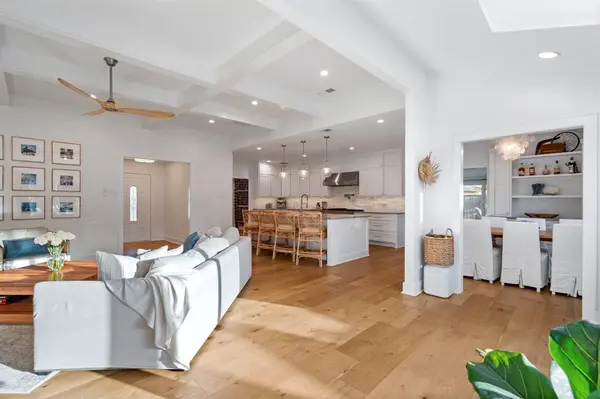 7211 Pleasant View Drive, Dallas, TX 75231