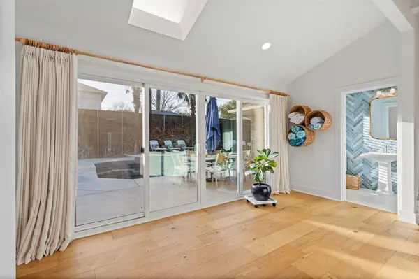 7211 Pleasant View Drive, Dallas, TX 75231