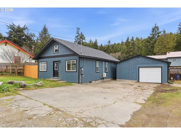 1348 DAKOTA ST,  Coos Bay,  OR 97420