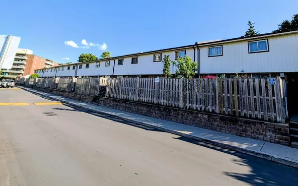 120 Nonquon RD #15, Oshawa, ON L1G 7E6