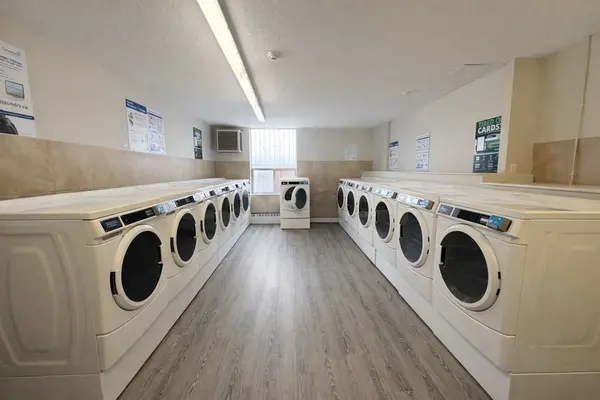 75 Eastdale AVE #1108, Toronto E03, ON M4C 5N3