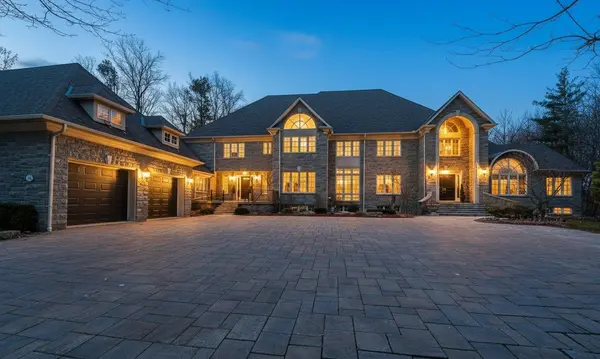 65 Offord CRES, Aurora, ON L4G 3G8