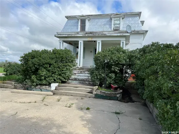 239 4th AVENUE W, Gravelbourg, SK S0H 1X0