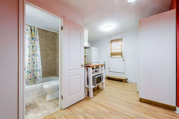 50 Lappin AVE, Toronto W02, ON M6H 1Y4