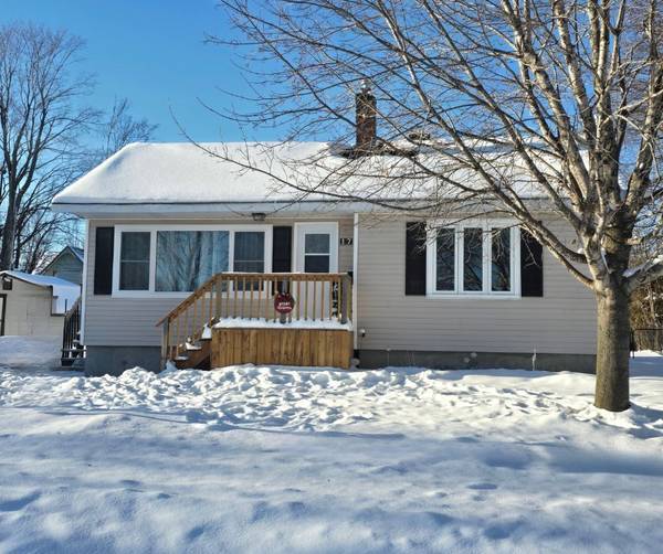 17 Adam Dixon AVE,  South Stormont,  ON K0C 1P0