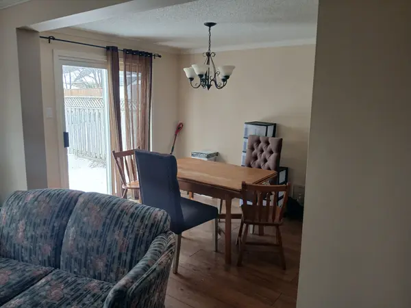 31 Moss PL, Guelph, ON N1G 4V2