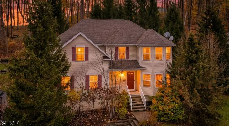 9 Poplar Ct, Allamuchy Twp., NJ 07840