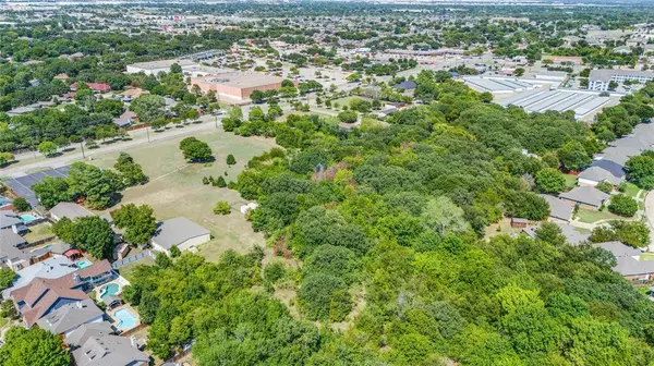 2120 W Sublett Road, Arlington, TX 76017