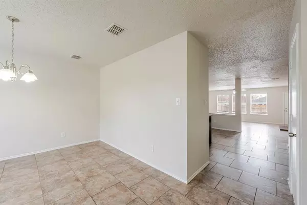 2454 Meadowgate Lane, Lancaster, TX 75134