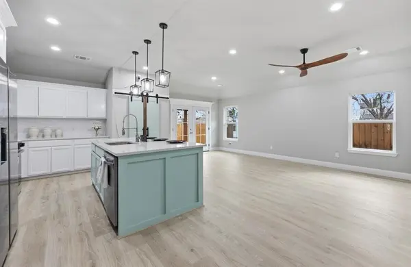 2612 Mission, Fort Worth, TX 76109