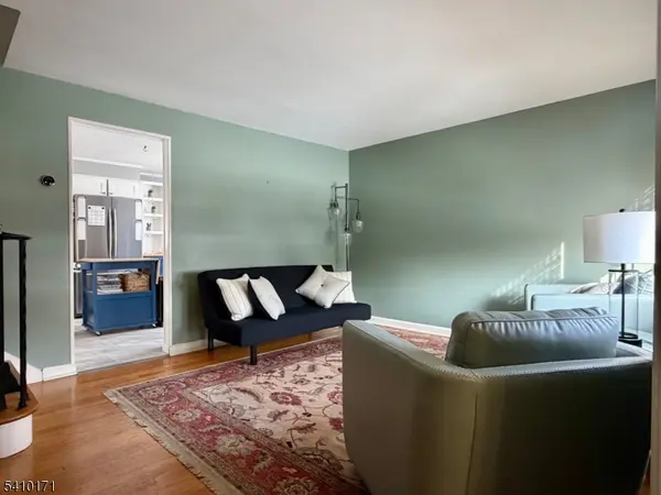 556 Locust Ave, Garwood Boro, NJ 07027