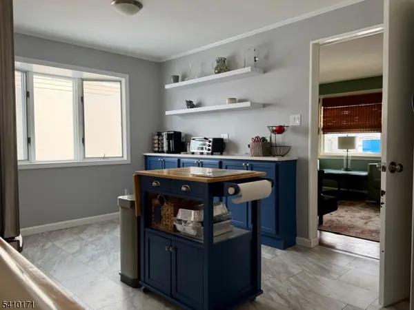 556 Locust Ave, Garwood Boro, NJ 07027