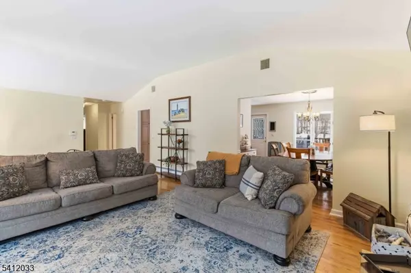 384 Millbrook Ave, Randolph Twp., NJ 07869