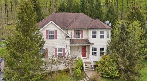 9 Poplar Ct, Allamuchy Twp., NJ 07840