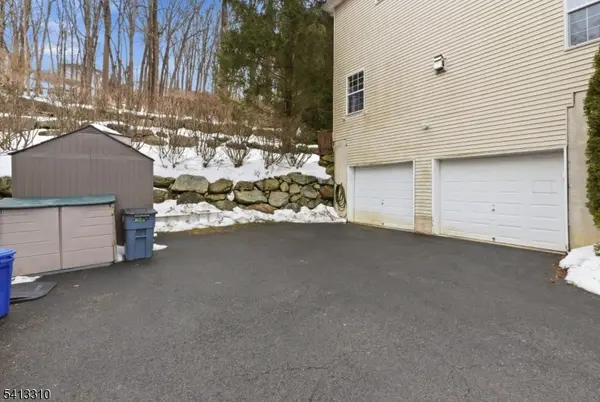 9 Poplar Ct, Allamuchy Twp., NJ 07840