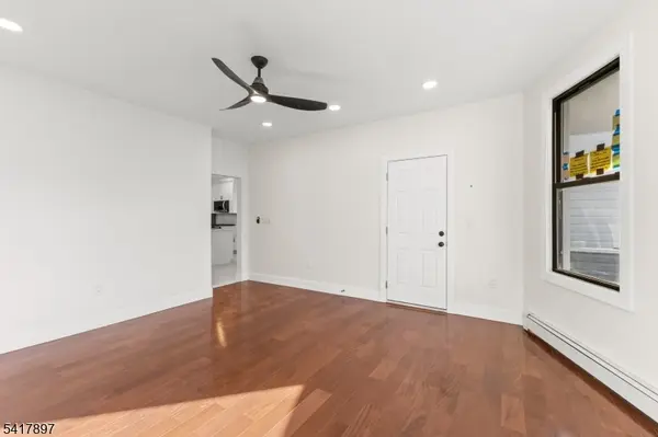 633 Lafayette Ave, Hawthorne Boro, NJ 07506