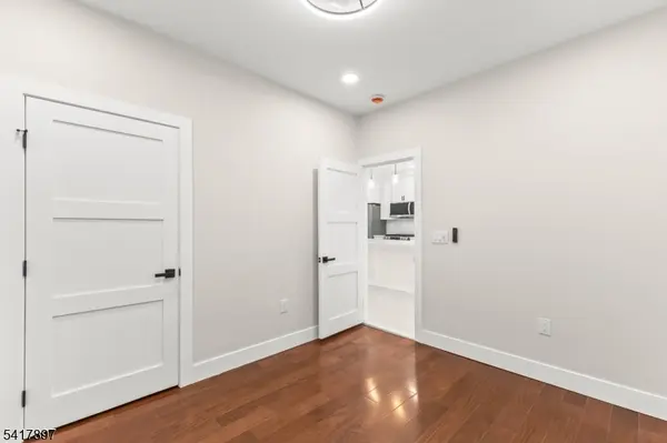 633 Lafayette Ave, Hawthorne Boro, NJ 07506