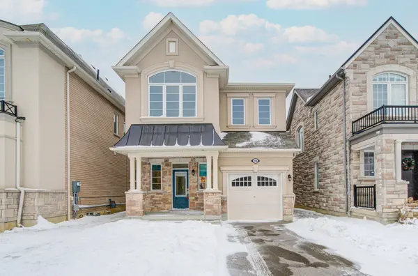 396 Thomas Phillips DR, Aurora, ON L4G 0T2